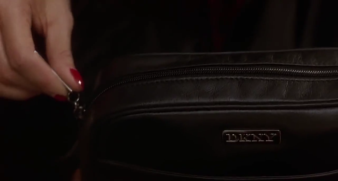 Rita handbag close.png